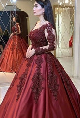 Gorgeous Burgundy Appliques V-neck Long Sleeve Ball Gown Prom Dresses