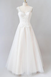 Elegant Long Sweetheart Open Back Lace Tulle A-line Wedding Dress