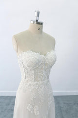 Long Sweetheart Appliques Lace Strapless Tulle Mermaid Wedding Dress