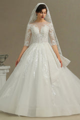 Luxury Ball Gown Crew Neck Floral Lace Tulle Wedding Dresses with Sleeves