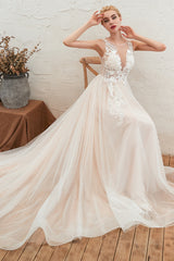Elegant Long Sweetheart Appliques Lace Backless Tulle A-line Wedding Dress