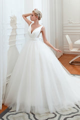 Elegant White Long Ball Gown V-neck Court Train Tulle Wedding Dresses