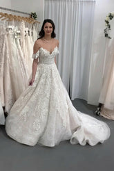 Gorgeous Long A-line Spaghetti Straps Tulle Lace Backless Wedding Dress