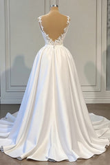 Plus Size Long Mermaid V-neck Lace Wedding Dresses with Satin Detachable Train