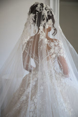 Exquisite Long Ball Gown Sweetheart Tulle Lace Backless Wedding Dress with Sleeves