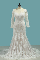 Plus Size Long Sleeve Bateau Floor Length Mermaid Wedding Dress With Appliques Lace