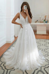 Long V-neck A-Line Floor Length Tulle Wedding Dress With Floral Lace