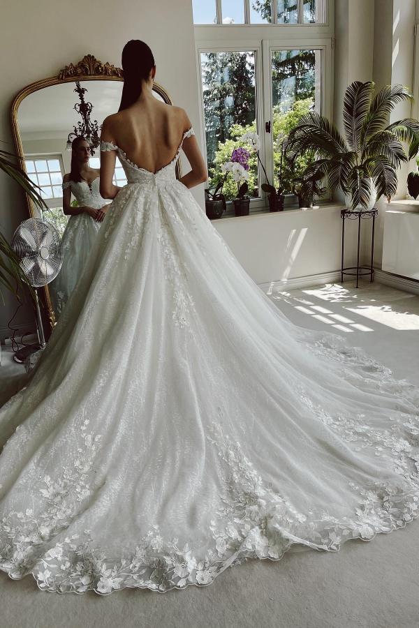 Elegant White Long A-line Off the Shoulder Tulle Lace Wedding Dresses