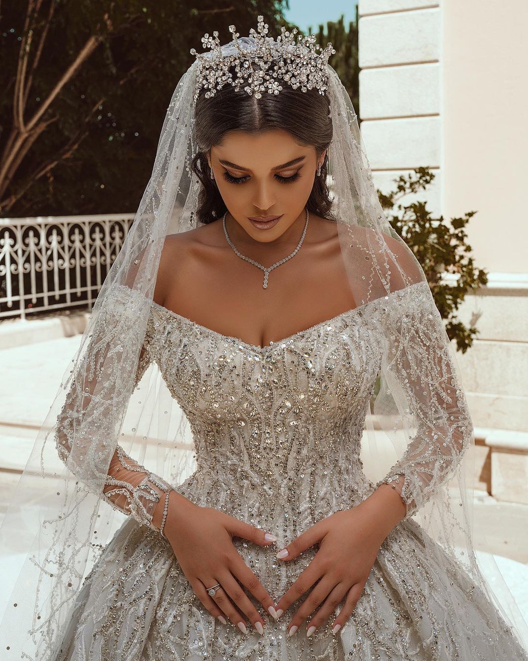 Luxurious Sequins Long Tulle Off the Shoulder Satin Ball Gown Wedding Dress with Sleeves