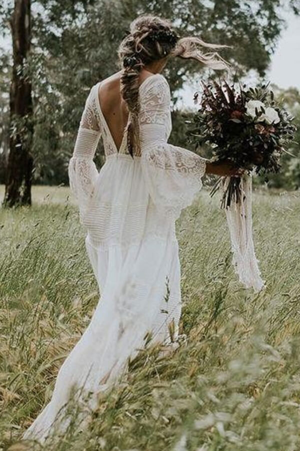 Long Sleeve A-line V-neck Lace Tulle Wedding Dress