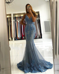 Long Spaghetti Straps V-neck Appliques Lace Tulle Backless Mermaid Prom Dress