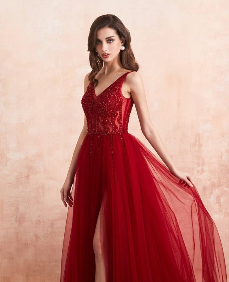 Elegant Long A-line V-neck Tulle Backless Prom Dress with Slit