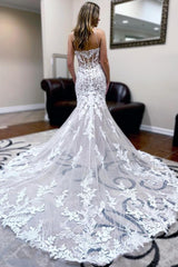 Charming Long Mermaid Chapel Train Sleeveless Backless Lace Wedding Dress with Appliques