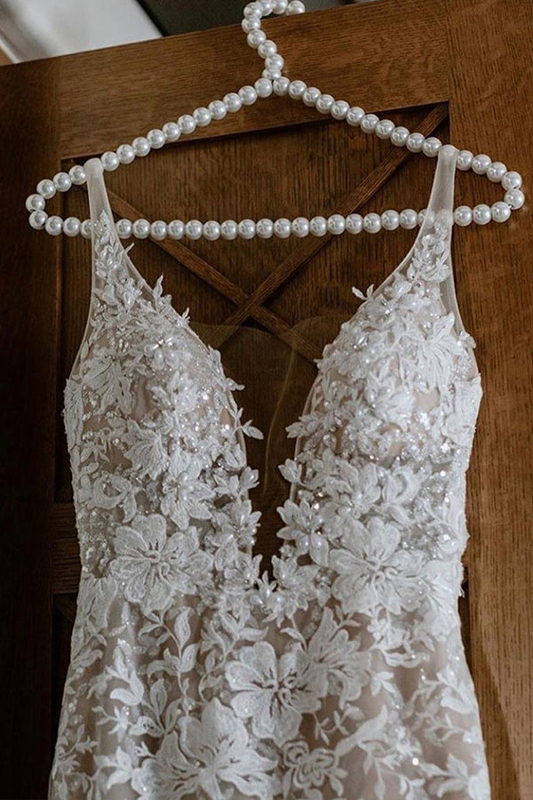 Elegant Long Mermaid Spaghetti Straps Lace V-neck Wedding Dresses