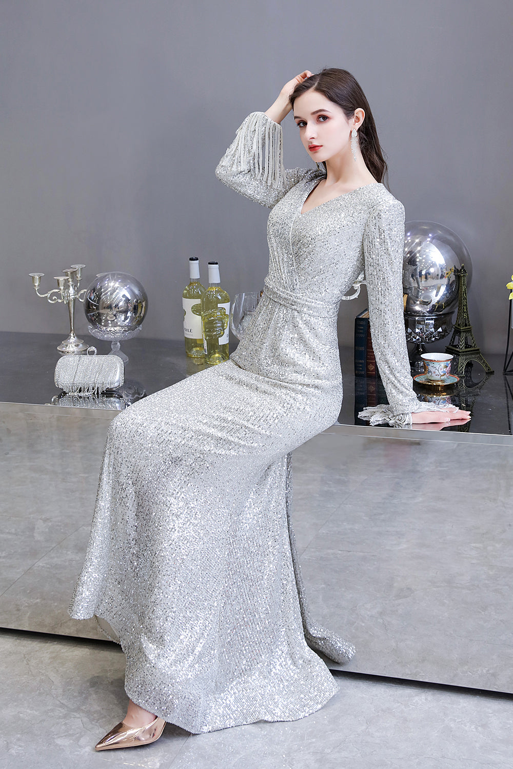 Gorgeous Sequins Long Sleeve V-Neck Mermaid Evening Gowns