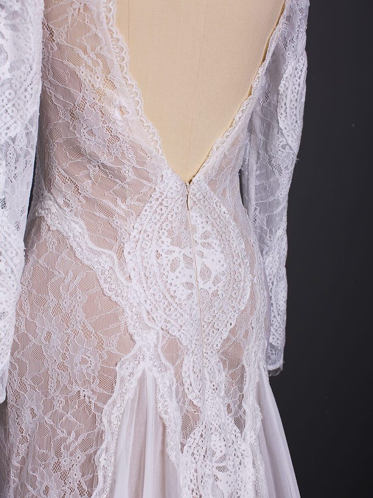Elegant Long Sleeve Mermaid Lace Open Back Wedding Dress