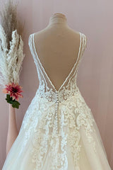 Classy Long Sweetheart Appliques Lace A-Line Tulle Backless Floor Length Wedding Dress