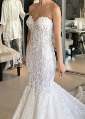 Elegant Long Sweetheart Backless Appliques Lace Floor Length Mermaid Wedding Dress