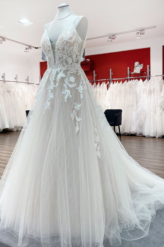 Luxury Long A-line Spaghetti Straps Tulle V Neck Sequins Lace Appliques Wedding Dress