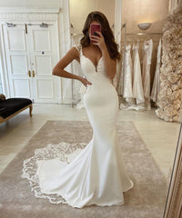 Long Deep V-neck Appliques Lace Satin Floor Length Mermaid Wedding Dress