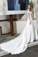 Elegant Long A-line Off the Shoulder Tulle Lace White Wedding Dresses
