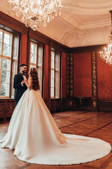 Charming Long Ball Gown Sweetheart Straps Sleeveless Lace Wedding Dress