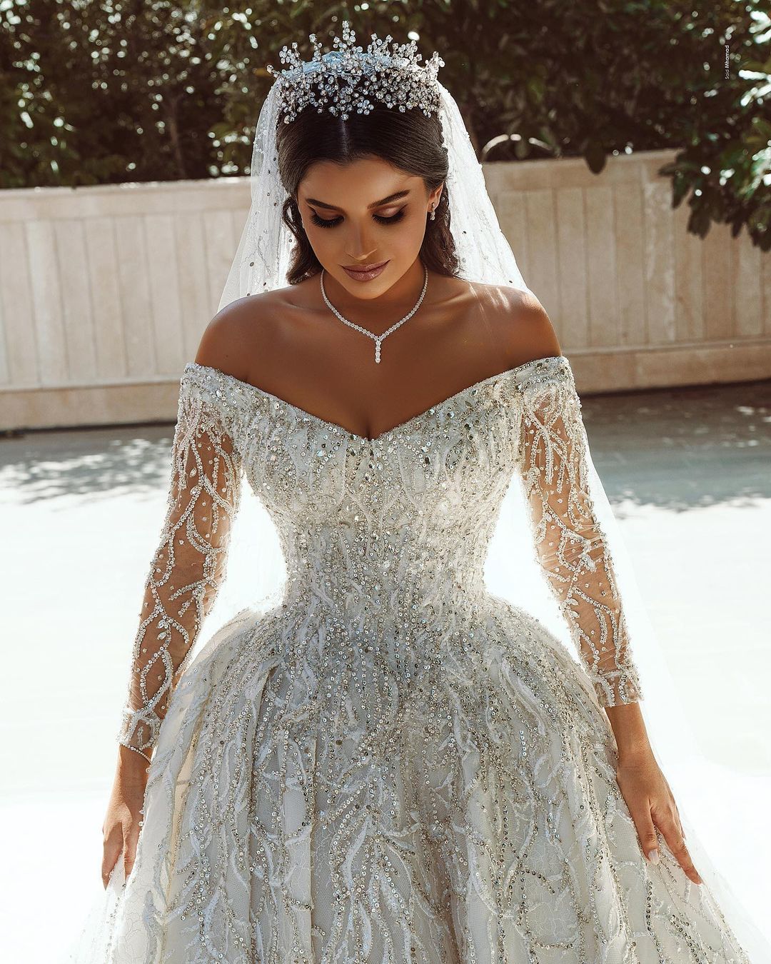 Luxurious Sequins Long Tulle Off the Shoulder Satin Ball Gown Wedding Dress with Sleeves