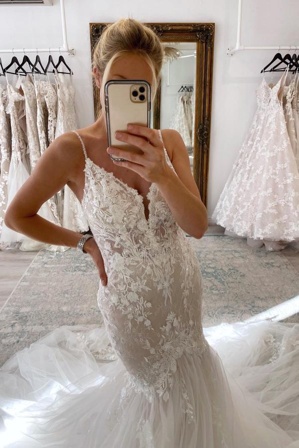 Gorgeous Long Mermaid Spaghetti Straps V-neck Tulle Lace Backless Wedding Dress