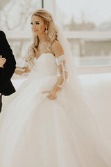 Elegant Off the shoulder Sweetheart Tulle Ball Gown Long Wedding Dress with Sleeves