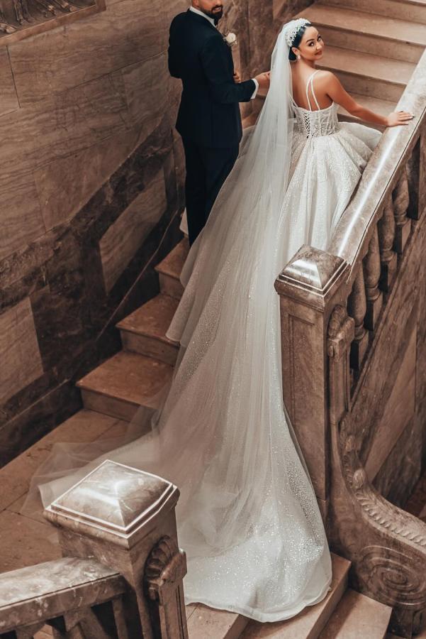 Elegant White Ball Gown Sweetheart Spaghetti Straps Satin Long Wedding Dresses
