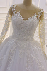 Gorgeous Bateau Long Sleeve Tulle Appliques Lace Ball Gown Wedding Dress