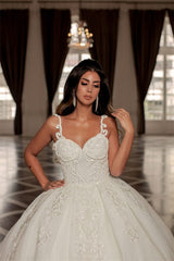 Charming Long Ball Gown Sweetheart Spaghetti Straps Organza Wedding Dress