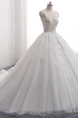 Elegant Long Ball Gown Tulle Court Train Wedding Dress with Appliques Lace