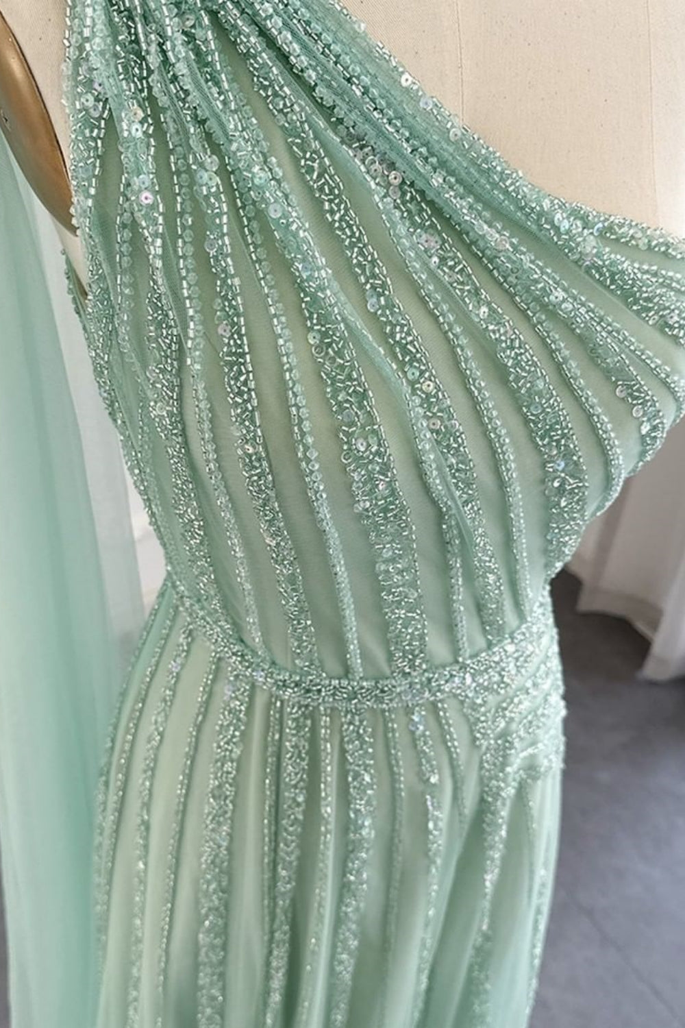 Luxury Long A-line One Shoulder Shinny Beadings Tulle Formal Prom Dresses