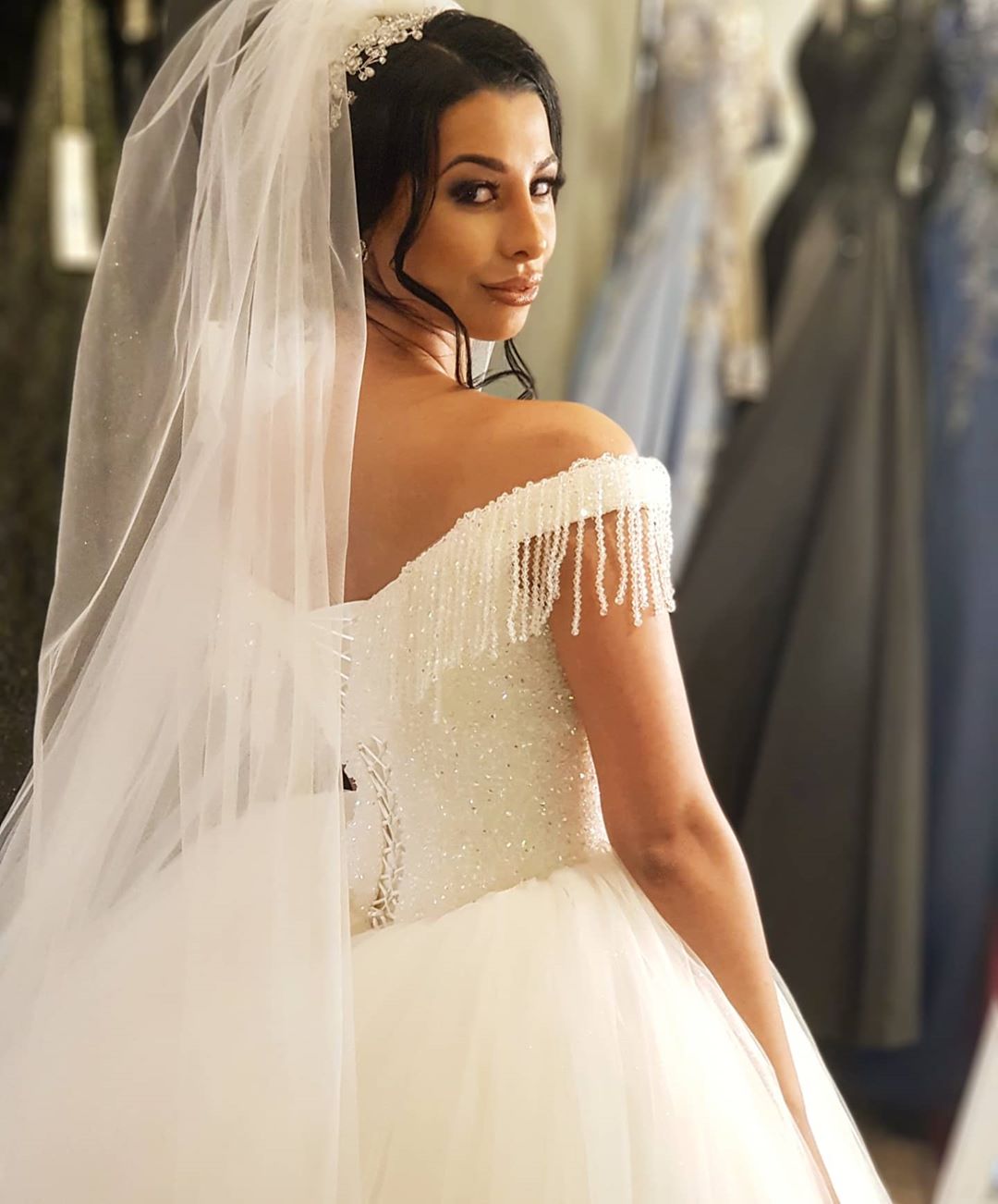 Elegant Long Off the Shoulder Beading Backless Tulle Floor Length Ball Gown Wedding Dress With Tassel