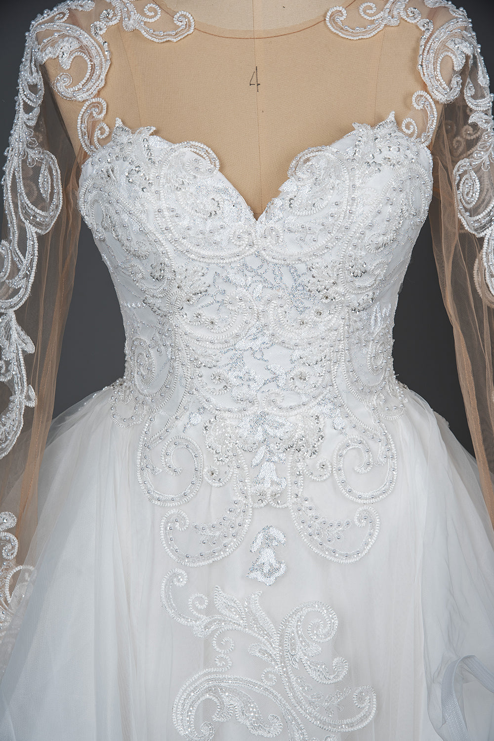 Long Tulle Lace Appliques Ruffles Ball Gown Wedding Dresses with Long Sleeve