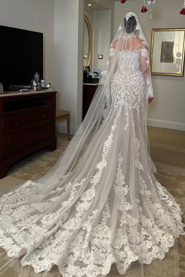 Elegant Plus Size High Neck Long Sleeve White Floor Length Mermaid Lace Wedding Dress