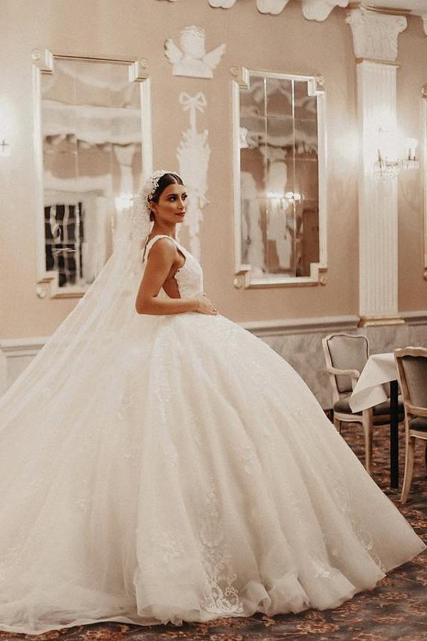 Glamorous Ivory Ball Gown V-Neck Lace Tulle Long Wedding Dress with Appliques