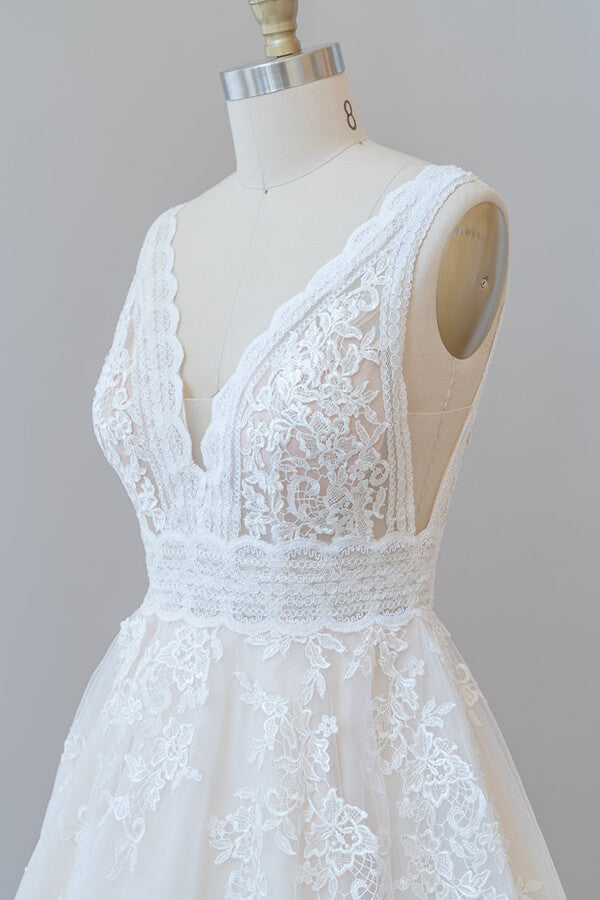 Elegant Long V-neck Appliques Lace Tulle A-line Wedding Dress