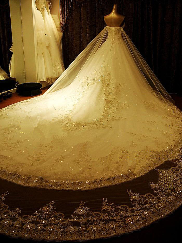 Elegant Long Ball Gown Sweetheart Appliques Beading Wedding Dresses