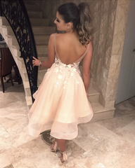 Short A-line V-neck Lace Appliques Tulle Backless Homecoming Dresses