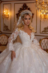 Elegant V-Neck Long Sleeves Sweetheart Floor Length Ball Gown Wedding Dress with Appliques