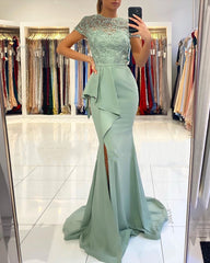 Elegant Long Appliques Lace Split Satin Mermaid Prom Dress with Short Sleeve