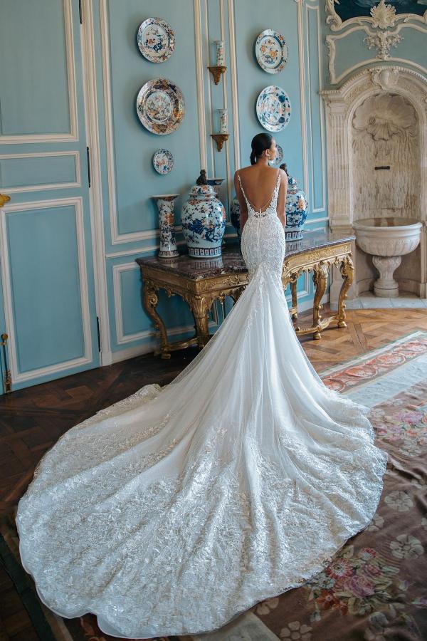 Long Backless Spaghetti Straps Mermaid Tulle Appliques Lace Wedding Dress