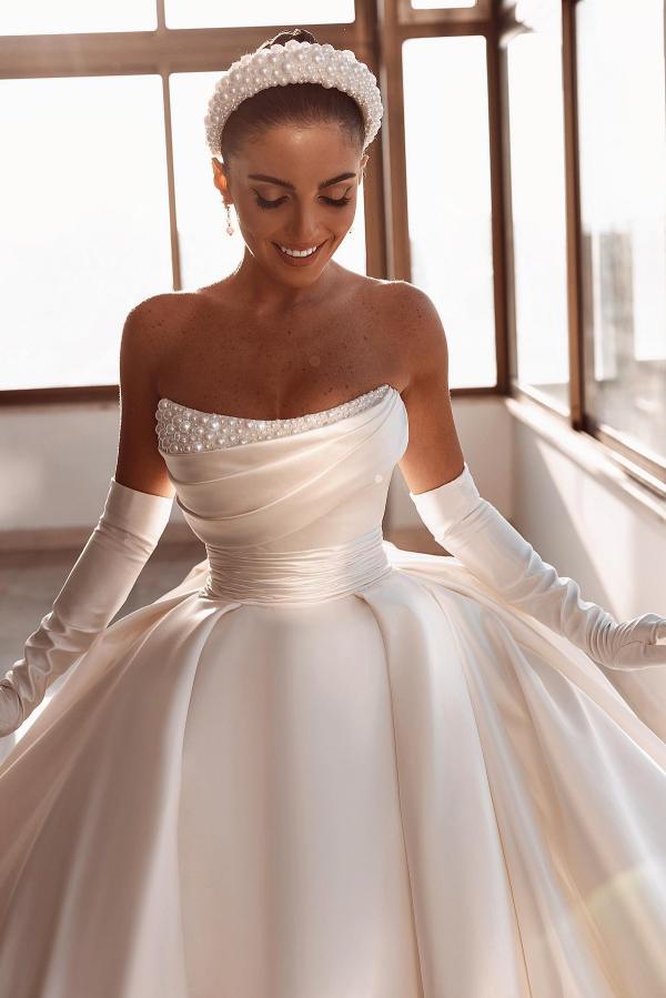 Strapless Ball Gown Long Satin Wedding Dress with Long Gloves