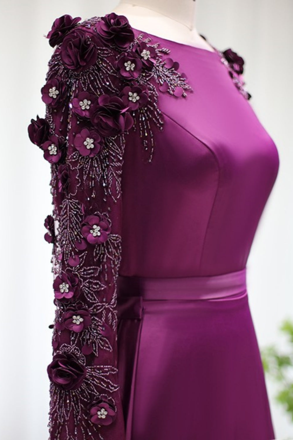 Long Sleeves Mermaid Satin Flower Beadings Formal Evening Dresses with Sweep Train