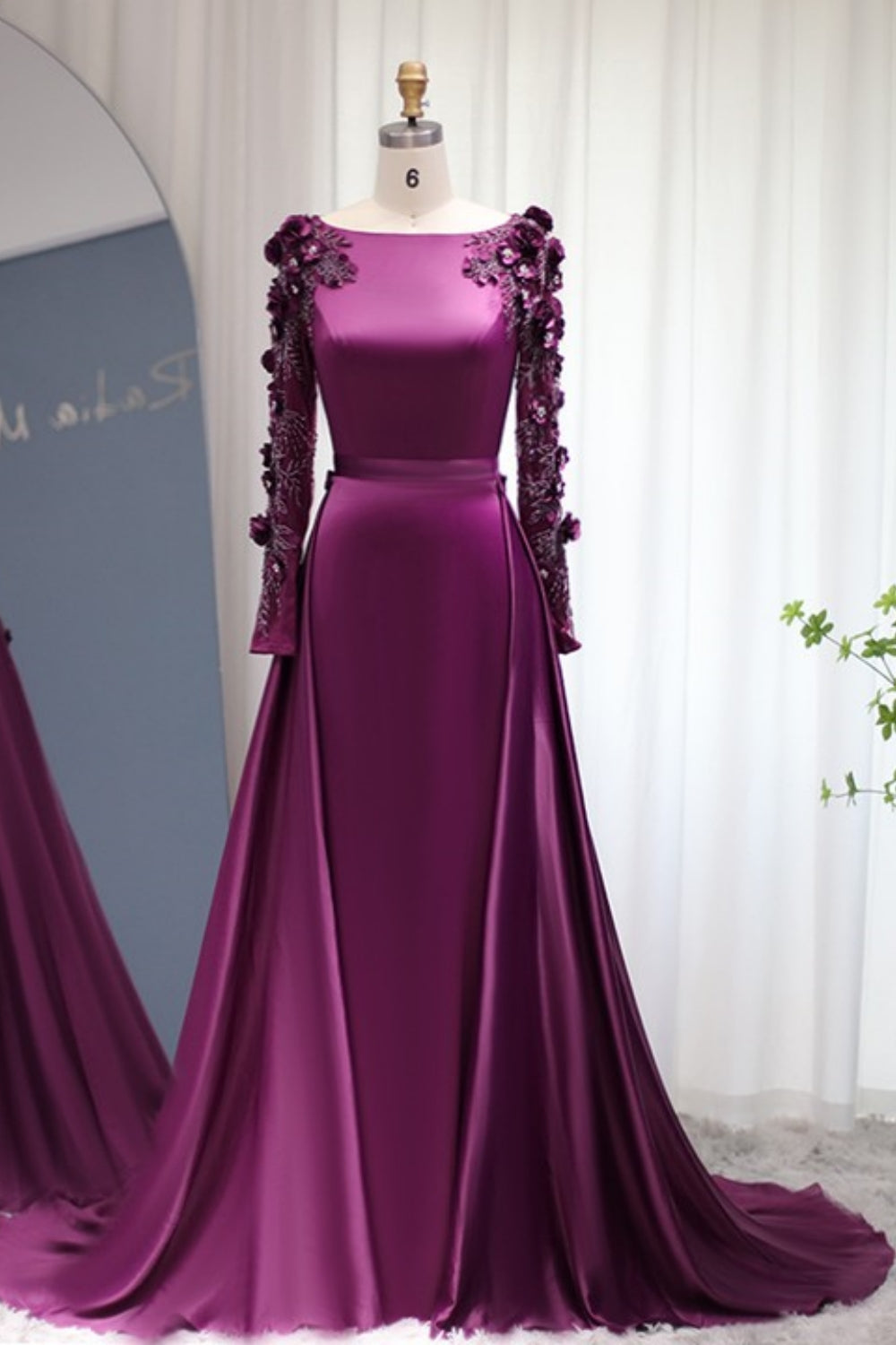 Long Sleeves Mermaid Satin Flower Beadings Formal Evening Dresses with Sweep Train