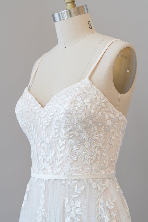 Chic Long A-line Spaghetti Strap Appliques Tulle Wedding Dress