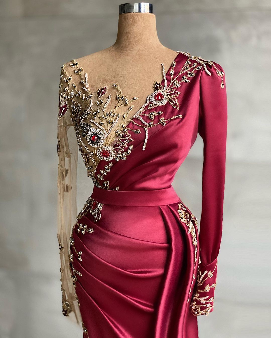 Mermaid Long Sleeves V-neck Satin Formal Evening Dress with Side Sweep Train