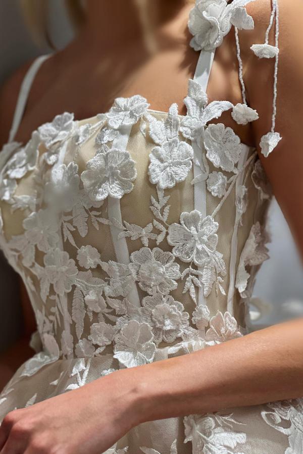 Short A-line Square Neck Spaghetti Straps Sleeveless Tulle Appliques Lace Wedding Dresses